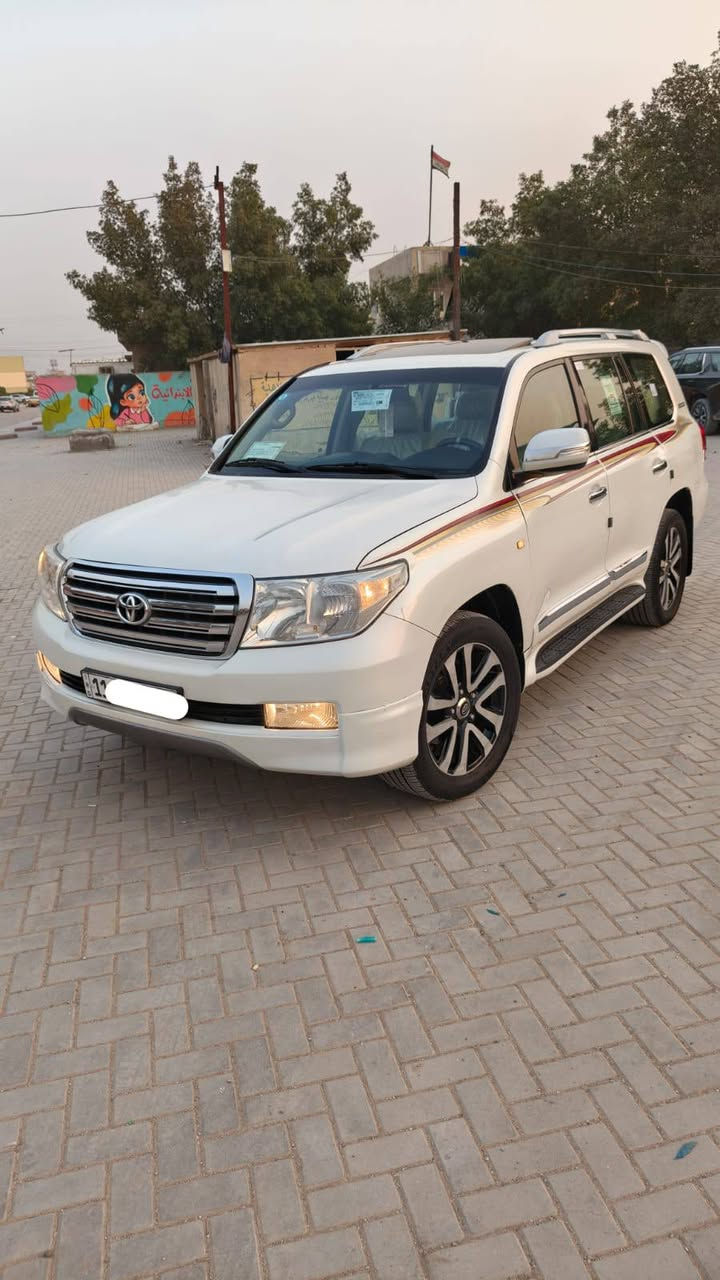 #لاندكروز موديل ٢٠١٠ مكفولة من ضربة والتجية والكلبة   مصبوغة  مكينة ٦ سلندر ٧ راكب ٣قطع تبريد تحكمات جيهتين حاكية حساس خلفي شاشة كامرة دوارة شاشات خلفية  بصمة تشغيل وبصمت ابواب يدات نيكل اشاير بلمري فتحة سلايت ويل كب وبيهة مواصفات اكثر مكينة وكير مكفولات صدر امامي وخلفي جدد تبريد ثلج تخم تايرات جدد كهربائيات كلهة شغالة سياره جاهزه من كل شي اي نقص مابيهة #ماشية١٥٣ رقم بغداد الدولي الجديد بسمي عنوان بغداد العبيدي #سعر٢٤٠ وبيهة مجال للشراي #للستفسار***********
