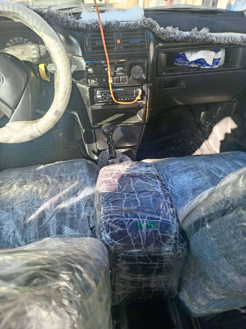 اوبل فكتره حجم 16
موديل 91 سنويه هزه جديد بسمي
سياره بدون طخه بدون صبغ مكينه بيداية
صرف كير شرط رقم دولي مشروع وطني 
مكان السياره موصل السعر 37 وبيها مجال
مكلف بل نشر خاص ماكو الاتصال ***********
