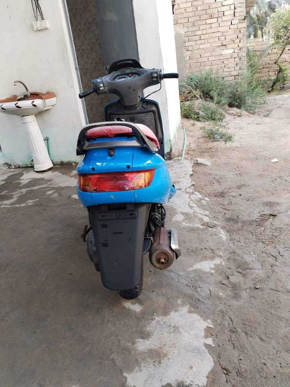 سلام عليكم دراجة فراشة 140cc للبيع مكينة نظيفة جاهزة عل سويج شغل واطلع عدادات شغالة لايتات شغالة اشاير شغالة  السعر500 وبيه مجالاني مكلف بالنشر الشراي يتصل عالرقم ‏‪***********‬‏ النجف, العراق
