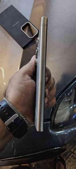 #ماكو_توصيل
السلام عليكم جهاز سامسونج اس 24 الترا
Samsung Galaxy S24 Ultra 
الجهاز ذاكرة 256
الرام 12+12
الكاميرا 200 Mp
البطارية 5000
المعالج Snapdragon 8 gen 3
الشاشة 120 هيرتز 
الجهاز كامل ملحقات كارتون و كيبل 
العنوان بغداد السيديه تقاطع درويش  
السعر مليون وبي مجال بسيط
للتواصل خاص او ع الرقم 
***********
