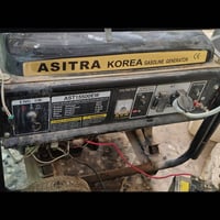 مولدة  5 kv استرا بانزين / غاز حالة جيدة جدا عامل الها واير اطفاء ذاتي...