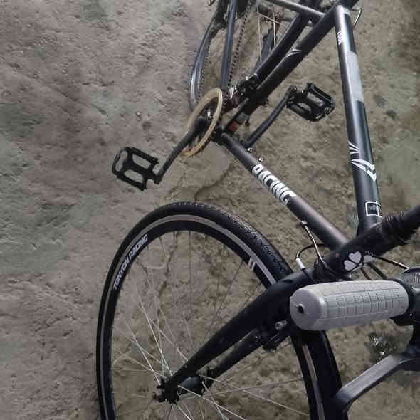 بايسكل مال سباق الماني عكارب خلفي امامي شغال اي نقص مابي شخط مابي السعر 100 بي مجال المكان بغداد ‏.‪***********‬‏ هذه رقمي وبي واتساب
