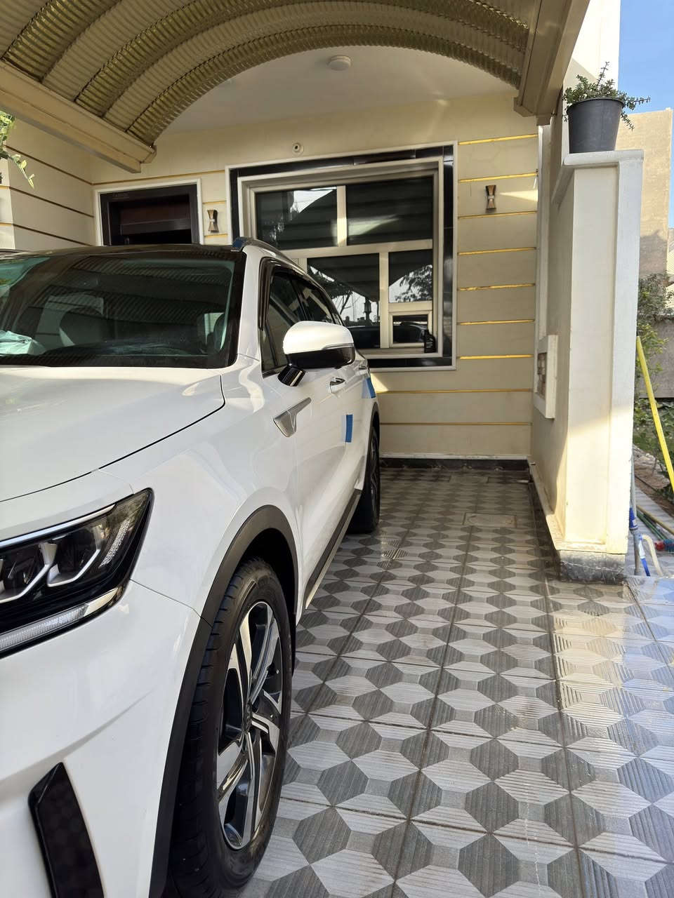 السلام عليكم سورنتو 2021  6 سلندر خليجي مكفوله كفاله عامه
ضمان الدوليه اخت الزيرو ماشيه 47k
شرط ما مفتوح بيه اي برغي أطارات ودسكات الشركه 
(مواصفات)
بانوراما
بصمه
تشغيل عن بعد
كير ماوس
سايد بريك كهرباء
اوتو هولد
حساسات كامله أمامي خلفي
مانع انزلاق
جنطه كهرباء
بردات اصليه
الزجاج اربعه اوتو مع الصعود بل ريمونت
كامرات 4  360 عمل الأمارات
المرأة الداخليه عاكس لضوء
5 ويل كاب 
وباقي المواصفات المعروفه لسورنتو
السعر280 ورقه قابل لتفاوض
للاستفسار الأتصال على الرقم ***********
