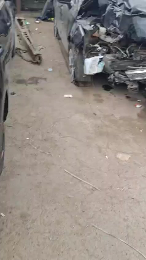 السلام عليكم بي واي دي موديل ٢٠٢٥ اتعرضت الحادث السعر ٧٥ ورقه  ***********
