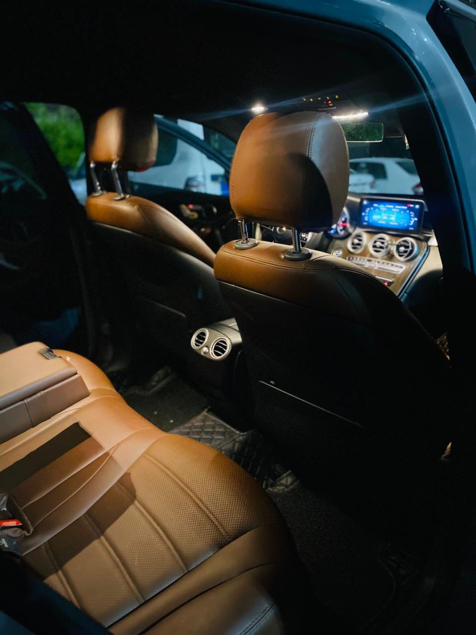 Mercedes Benz GLC 300 2022
السيارة وحيد بهذا اللون بعراق كله

للبيع بسعر مناسب 

1 توربو

4 سلندر

كشنات خزن 4 وضعيات 

. شاشة كار بلاي 

. ستيرن ماوس تحكم صفحتين

. داخل جلد قيسي

. حزام كهرباء سحب  

. رادارات امامي خلفي جوانب 

. حساسات 360 درجه 

. صندوق كهرباء 

. اتو ستوب + اتو هولد

. كشنات تدفئه

.ماشية .70.000 كم 

للصبغ م حادث مالته اتصلو 

السعر 220 ورقة

مكان السيارة اربيل
***********
