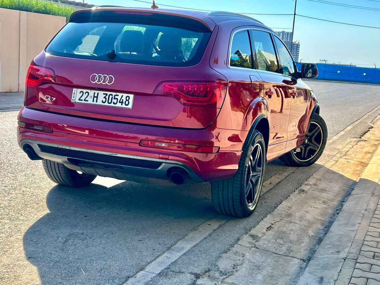 سلام عليكم 
اودي Q7 خليجي فول مواصفات 
موديل 2012
جاماغ و بنيد صبغ بدون دواخل 
سياره كامله مابيها أي نقص 
سعر المطلوب 
11500 $
بيع مستعجل  
***********
