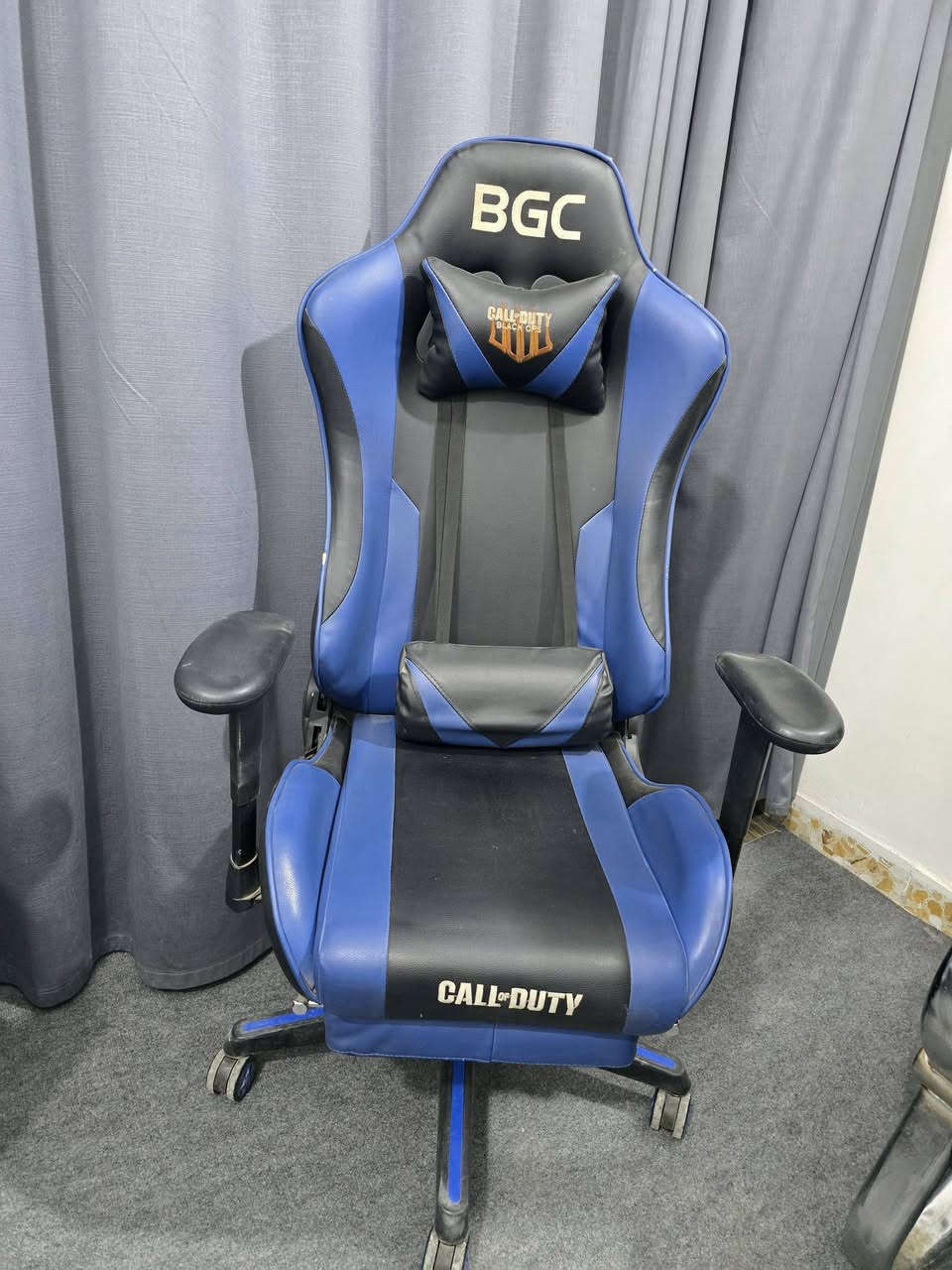 كرسي اللعاب كيمنك عدد ١
كرسي مكتبي عدد ٢ وسط 
كرسي مكتبي عدد ٢ كبير 
السعر على الخاص


**إذا كنت صاحب هذا الإعلان وتريد حذفه لأي سبب، رجاءا أرسل رسالة إلى الدعم الفني**