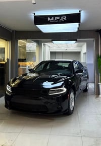 للبيع جارجر 6 سلندر فول فول مواصفات 1/1 السيارة  حادثها نص جاملغ امامي...