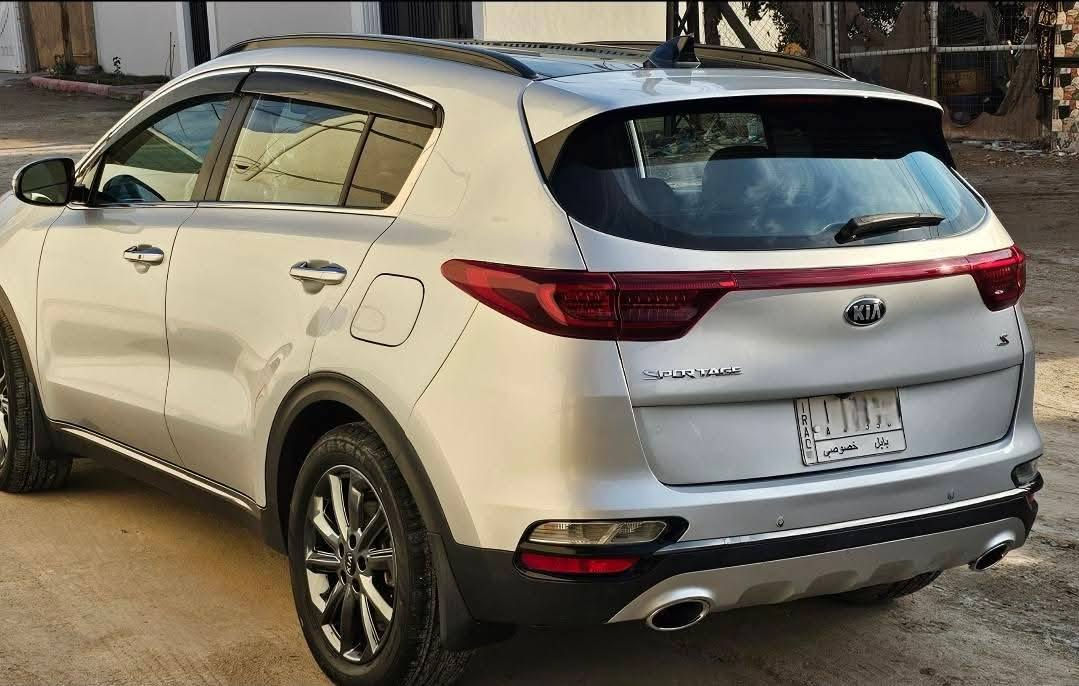 2020 Kia Sportage S Nightfall Edition
وارد امريكي جميع الأيرباكات سليمة
السيارة فول مواصفات
بصمة تشغيل
هاند بريك كهرباء
تحديد مسار
مانع انزلاق
قيادة ذاتية
رادار امامي
رادار جانبي
لايت LED
مراية وسطية اوتودم
مقعد السائق كهربائي
شفتات سترين
ستيرن رياضي D
بانوراما
اوتو هولد
كشنات جلد
شاحن وايرلس
مري كهرباء
قطعتين تبريد
تبريد بيانو
داخل السيارة بيجي مع بيانو بلاك
تدفئه مقاعد
محرك2400
نظام نزول منحدرات
3 انظمة قيادة Normal-Eco-Sport
حادث السيارة فقط جنطة ومرجعه نفسه
السيارة ماشية 37 الف ميل
العنوان:الحلة-شارع ابو خمرة 
السعر:  178$
للأستفسار:***********
