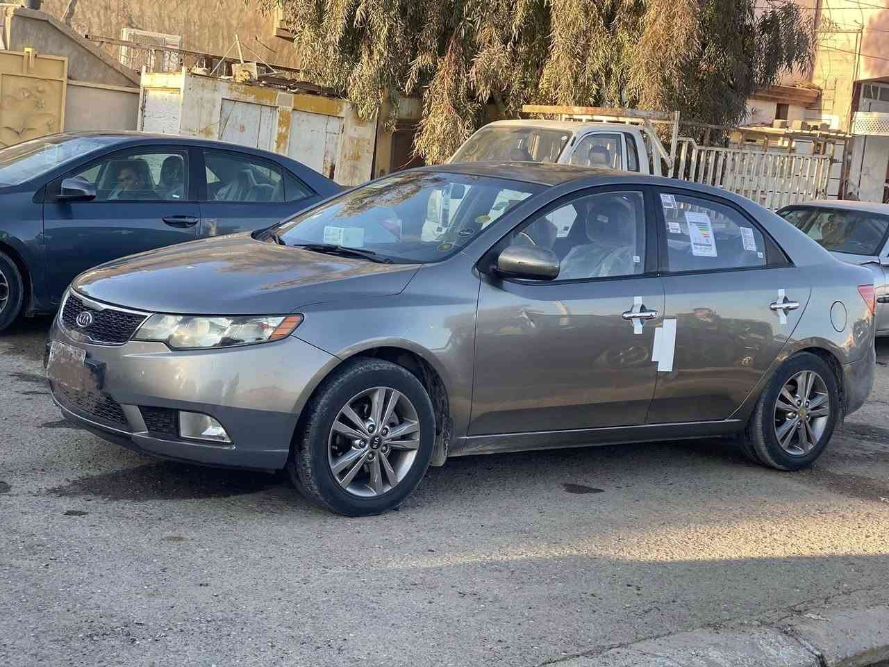 السلام عليكم فورتي 2011فول مواصفات بصمه فتحه كشنات جلد اشاير بالمري  رقم انبار بيه صبغ بالهلال الخلفي الجهة اليمنى  محرك 1600  اخت المكفوله سعره 105  بيه مجال بسيط السياره مكانه الانبار هيت للاستفسار اكثر اتصل عالرقم التالي
***********
