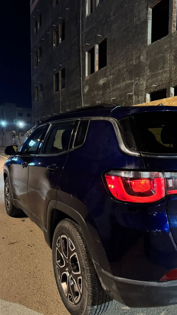 جيب كومباس٢٠١٧
•الرقم: اربيل الرقم الجديد الانكليزي سنويه جديده السعر 120

***********

 •

ماشي ١٠٤ الف ميل و قابل للزيادة 

•المواصفات : عاديه 

▪️بصمة

▪️المحرك: 2.4 (اربعة سلندر)

▪️لايتات زينون اصل مع حاجب LED مع كشافات            دعامية زينون

كشافات ليليه 

فورويل 4X4

▪️كامرة خلفية 

▪️حساس خلفي

▪️كشنات السيارة جلد اسود اصل 

▪️تدفئة لكشنات المقدمة

▪️شاشة الدشبول حجم كبير

▪️تبريد قطعتين امامي وخلفي

▪️سايد بريك دكمة

▪️سستم صوت

▪️تحكم ستيرن 

▪️نظام ABS مانع انزلاق

حادث جاملغ وبنيد السونار موجود
