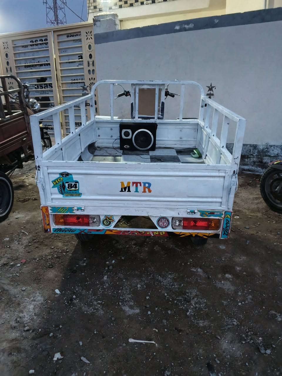 عمي سلام عليكم ستوته للبيع مديل 2009 مكفوله كفاله عامه رقم نكليزي راعيه موجود محرك مامفتوح دراجه نضيفه توني معمره كله من تواير من كهربئيات من كلشي تواصل رقم *********** أو خاص مكان نجف حي نداء ملاحضه دمام ونجوم مو وياه
