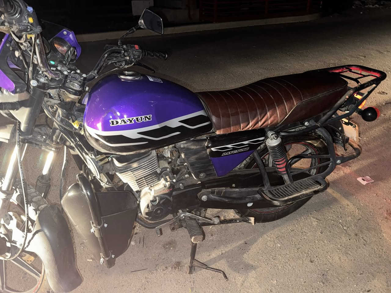 السلام عليكم 
دايوان جبلي للبيع موديل 23 طالعة ب24 شهر ال11 مرقمة بغداد 
دراجة نضيفة وحلوة ومكينتها ناعمة حلوة  مكاني بغداد
هذا رقم الولد اني مكلف بالنشر 
***********
