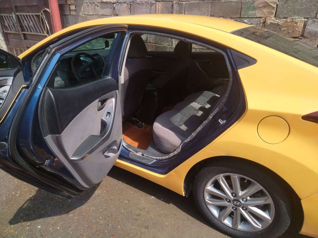 ألسلام عليكم إلنترا البيع 2016 سنويه 28 سياره جاهزه مكينه كير تبريد اكسن مكفولات ***********
