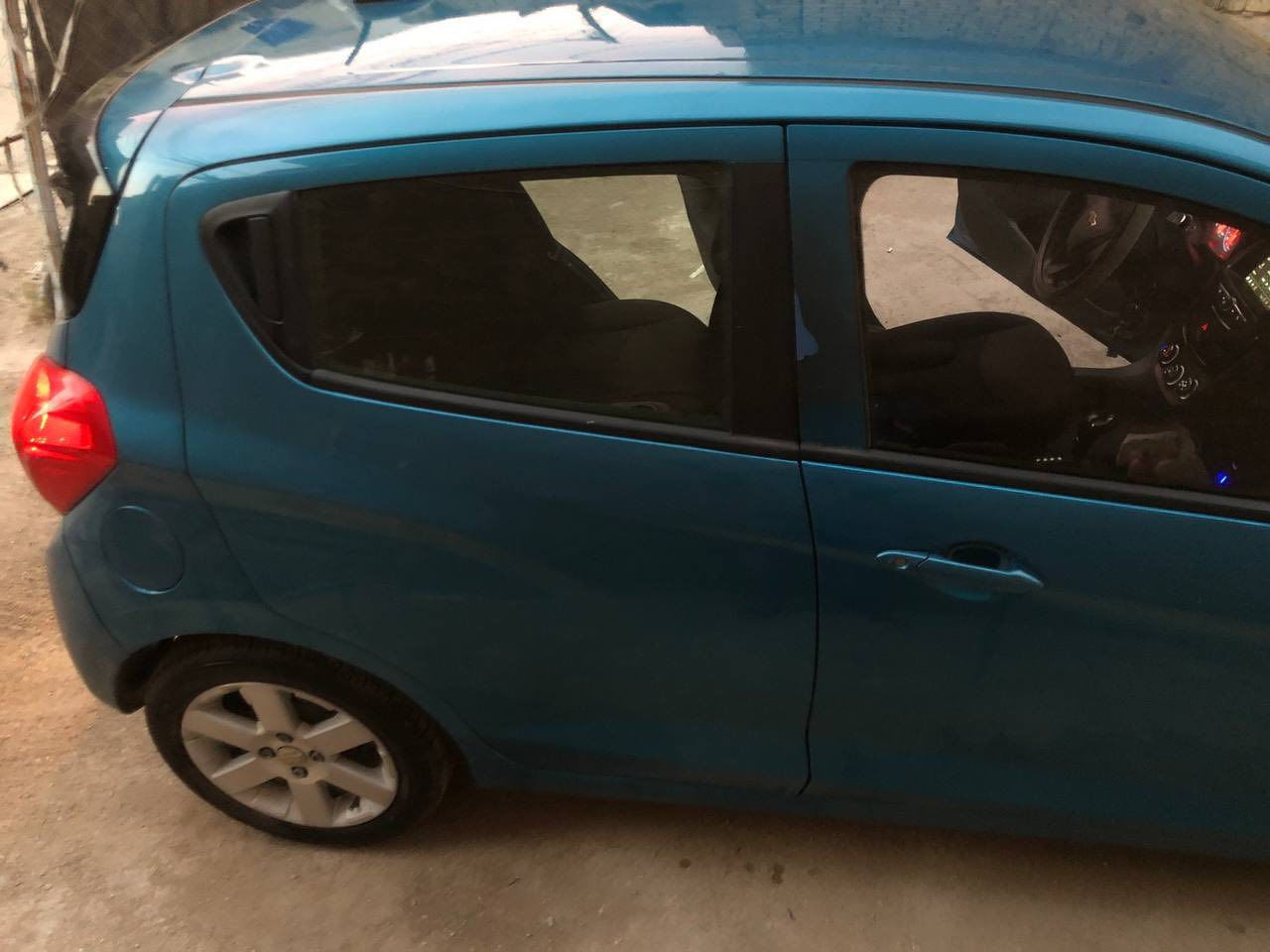 شوفرليت سبارك موديل ٢٠٢٠باسمي ورقم بغداد سنويتها لل٢٧بيها قطع صبغ مواصفاتها Lsمعروفة سيارة محرك وكير كلش نظيفات وتخم تايرات جدد وويل كب
سعرها ٨٥
***********للاستفسار
