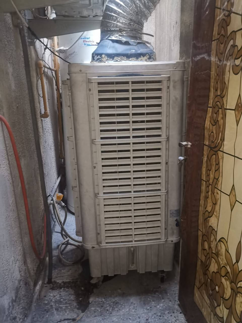 مبردة الحياة الاصلية  ام الدكت جديدة  الارتفاع 130 العرض 60 سرعتين مشتغلة موسم واحد حورته خليتله خرطوم .. ماخذه 450دولار و رايدهه 325 الف قفل  البلديات للاستفسار ***********
