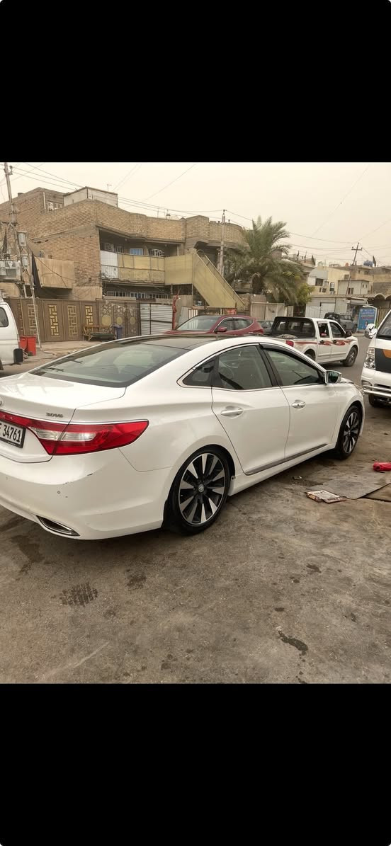 ازيرا خليجي موديل 13 فول مواصفات رقم أربيل بأسمي بانوراما مكينه 3000 بصمة أبواب وصندوق مري شفط ترحيب بالمري عند الاقتراب زراك لايت كراس اماميه كهرباء وكرسي السايق مساح تبريد قطعتين ويل 19 رياضي الغرفة جلد قرميدي ثلاث بردات خلفية كهرباء وجوانب يدويه حساسات اماميه خلفيه جنطه كهرباء  انارة محيطية  داخليه ولايت زنون اصلي صبغ جاملغ خلفي بدون دواخل  والدعامية الخلفية اثر شخوط والباقي مكفول السعر 125 مكان السيارة بغداد بيع او مراوس بسورنتو 21 او اعلى
***********
