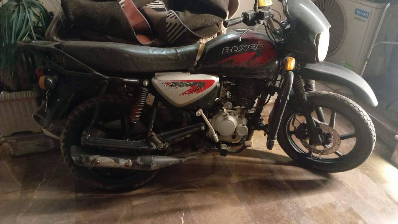 بوكسر مرقم موديل ٢٠٢٣كلش نضيفه مكان حي جامعه مكلفه بل نشر الشراي يتواصل على رقم 
***********
