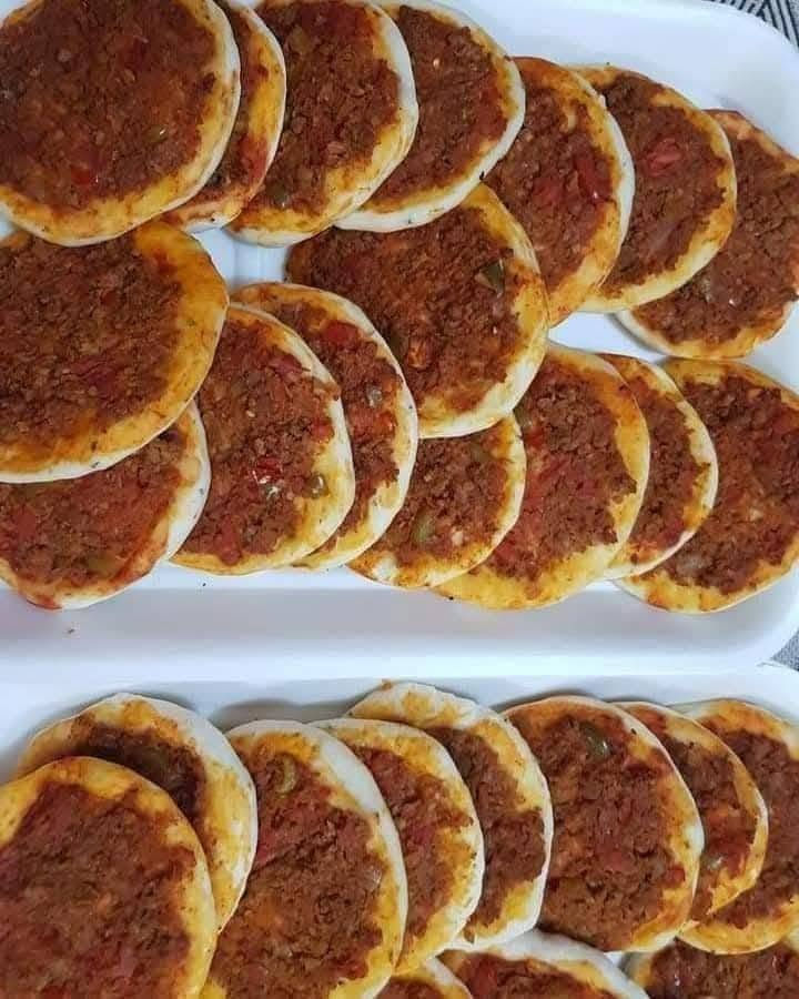 السَلٱمٌ عـَلـْيگمّ-ۈرحـْمّـٌة ٱللـّہ ﯙبُرگـّاتہ. حبايب م̷ـــِْن رخصه الادمن اني اشتغل جميع انواع المعجنات والكبب. واي شي تحبوا موجود لحم عراقي م̷ـــِْن كصاب امانه •اللّـہ̣̥ والرسول وباسعار مناسبه للاستفسار مراسله خاص وتوجد خدمه توصيل. ***********
