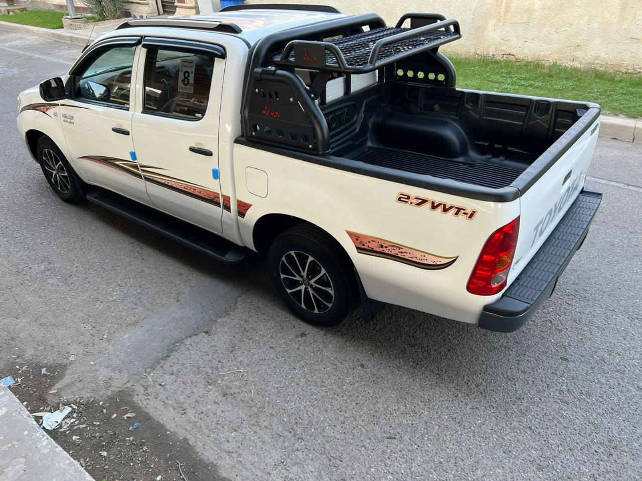 سلام عليكم بيكم هايلوكس موديل 2010 سيارة نضيفة  محرك كير على وضع الشركة خير من الله  بيهة بارد الجاملغ الخلفي جهة السايق  رقم سليمانية  تبريد تدفئة
السعر 168 وبيها مجال
مكان السيارة  بغداد _ناحية اليوسفية 
للاستفسار رقم ***********
