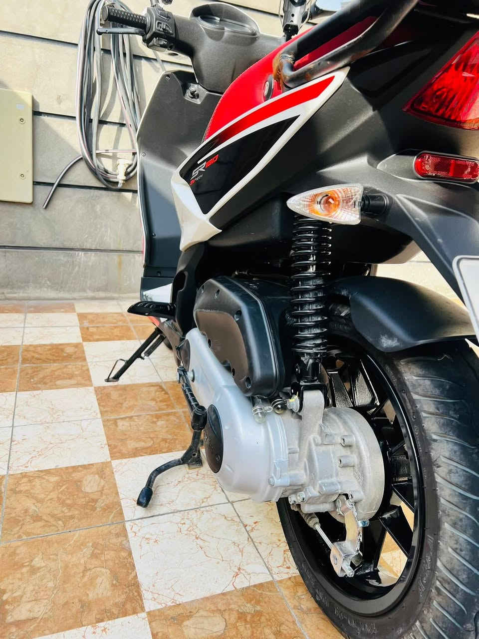 السلام عليكم
ابريليا 150 cc
3v
موديل 2024
ماخذه من عجله الخليج شهر 10 سنه 2025 بعده داخل الضمان ماشيه 8400 يعني اخت الزيرو رقم اربيل 
جاهزه مجهزه بحاله الوكاله
السعر  مليونين و400. 
بغداد الكرخ 
***********
بيع فقط
