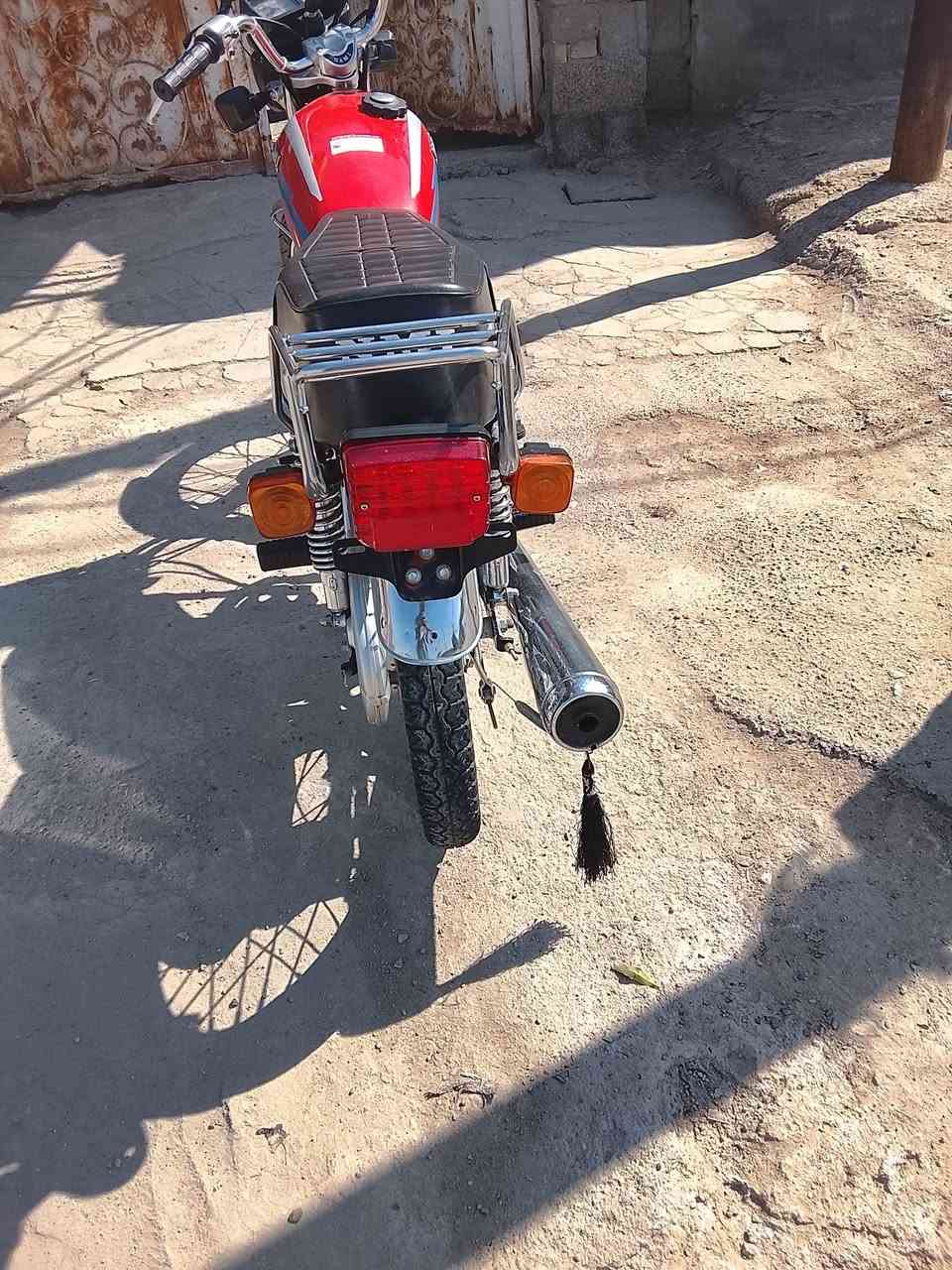 دراجه للبيع اوراق سكنر سعر 950 الشراي يتصل والمو شراي لا يراسل ***********
