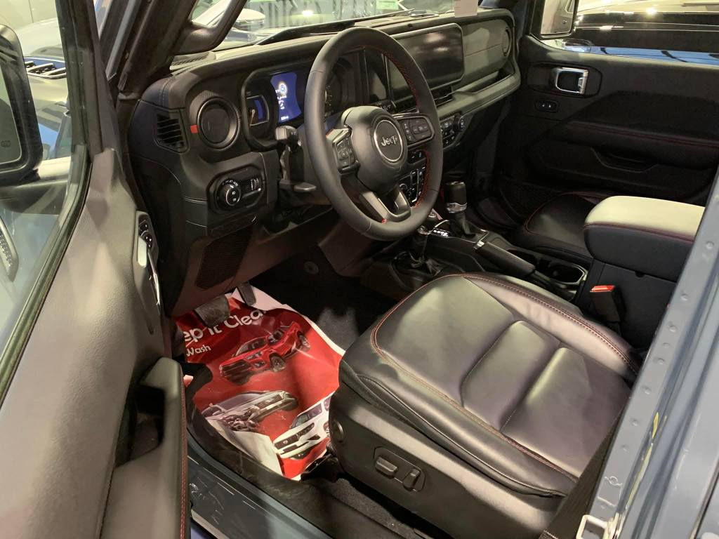 لون السمنتي الجديد اعلى مواصفات بالرانكلر الرقم بغداد مكانها بغداد 
*********** بغداد, العراق
