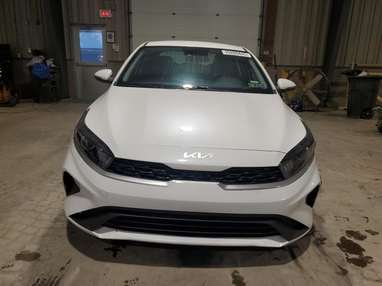 كيا فورتي موديل 2024 بدون ايرباك ماشية 14 الف محرك 2000 دوش الحادث موضح بل صور جاملغ فقط 🇯🇴السيارة حاليا نازلة في عمان المنطقة الحرة على وضعها المواصفات نص فول شاشة رادار امامي توقف ذاتي رادار جانبي بل مري تحديد مسار اشاير بل مري تحكمات المواصفات العادية - ملاحضة - السيارة حاليا في الأردن عمان المنطقة الحرة على وضعها تريد مطروح ب عمان ترهم تريد واصل بغداد حرة ترهم وتدخل على كتاب الشهداء هم ترهم تدخل ب أسم المشتري - *********** - مكاني بغداد
