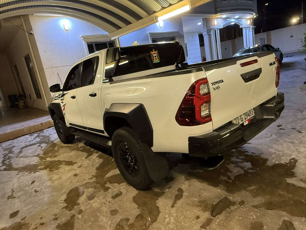 هايلوكس GR موديل 2024 سعودي الشركة ماشيه 50 الف موصفات ال GR معروفه السعر 385 وبي مجال مكاني الرمادي للاستفسار ***********
