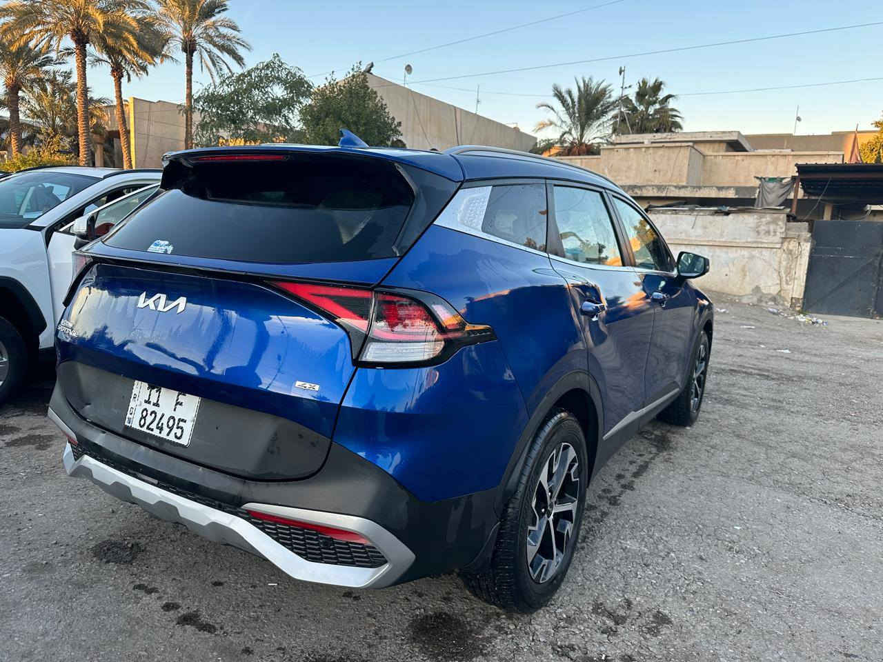 السلام عليكم
كيا سبورتج 2023 وارد امريكي فئة EX 
السيارة مواصفات بدون فتحة وجنطة كهرباء ماشية 23000 km 
السيارة سونارها بلمنشور 
رقم بغداد تحويل مباشر 
مكان بغداد 
السعر 180 وبي مجال  
يرهم بيع او مراوس 
متواجد واتساب و انترنت
***********
