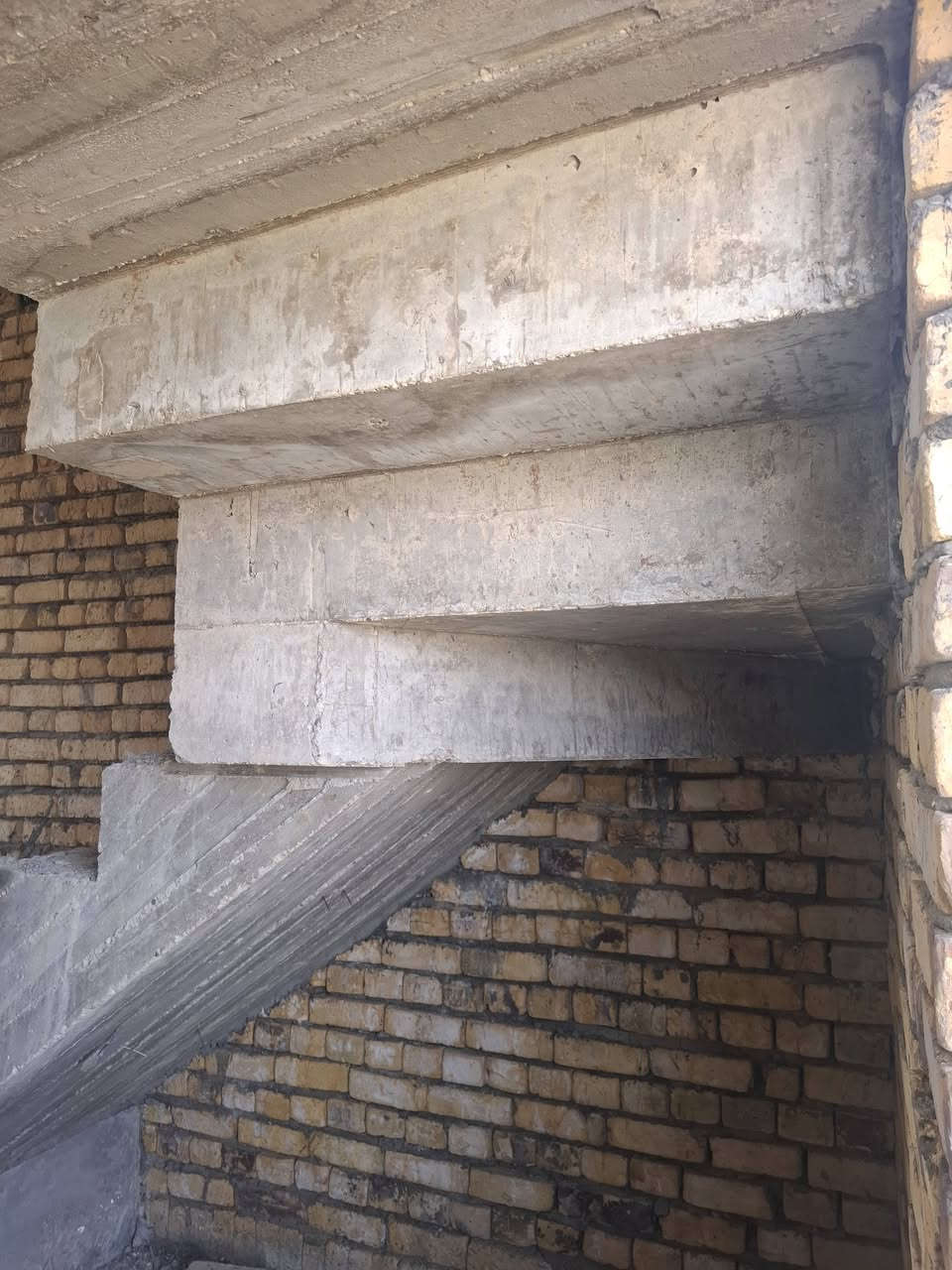 السلام عليكم نجار متفرق با الاحرار شغل درجه وله وستلام مهندس /***********
