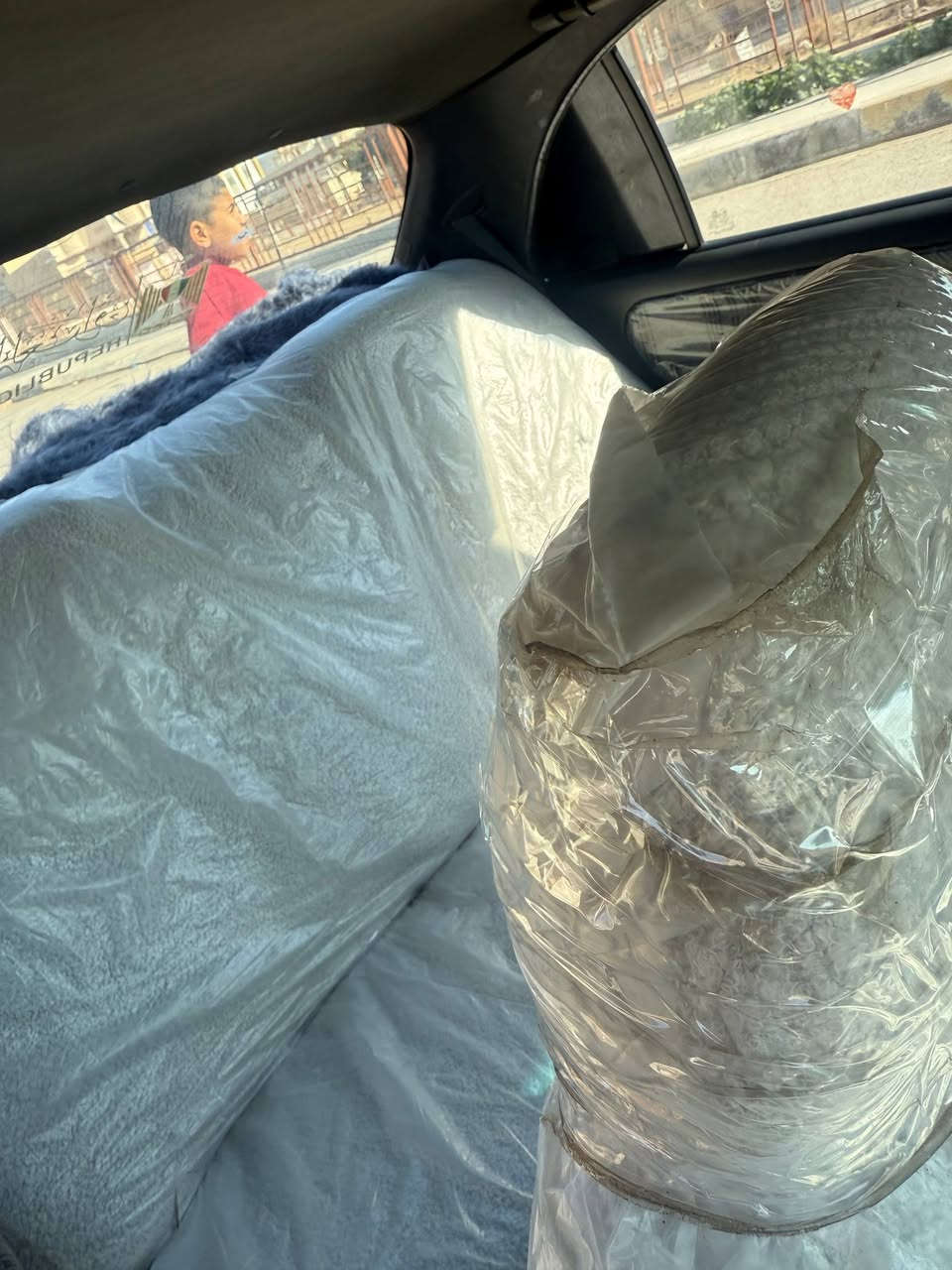 سوناتا تو بعدها شركه
سنتر لوك كهربائيات فول تبريد تدفئه كير اوتو محرك جديد
السياره برغي ما بيها نقص مال بيت والصور تحكم وبعد احلى من الصور بهواي + شاشه شغاله ومسجل وع ريمونت لايتات زنون 
جديده بمعنى الكلمه سنويه لل29 رقم انكليزي 
مكاني ديالى جلولاء 
السعر 52 
***********
