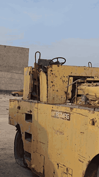 من رخصه الادمن 
السلام عليكم حادلات مطاطيه  للبيع عدد 2 
موديل 1981
محركات جدد  بس متروكات بعدهن بصبغ الشركه 
مكان الرمادي  
للاستفسار اكثر الاتصال على الرقم 
***********
