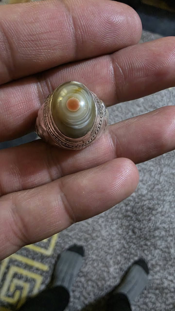 مراوس بلوي نباعي خاتم كون صياغه ثقيله او يماني قديم صياغه هم ثقيله سعره هاذ الخاتم السليماني القديم جدن ١٥٠ الف كون الي يريد مراوس يجيني للباب البيت بغداد مكاني


**إذا كنت صاحب هذا الإعلان وتريد حذفه لأي سبب، رجاءا أرسل رسالة إلى الدعم الفني**