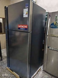 ثلاجة للبيع هيتاشي ٢٤ قدم لمس اكبر حجم غير مستخدمة للأستفسار 077375882...