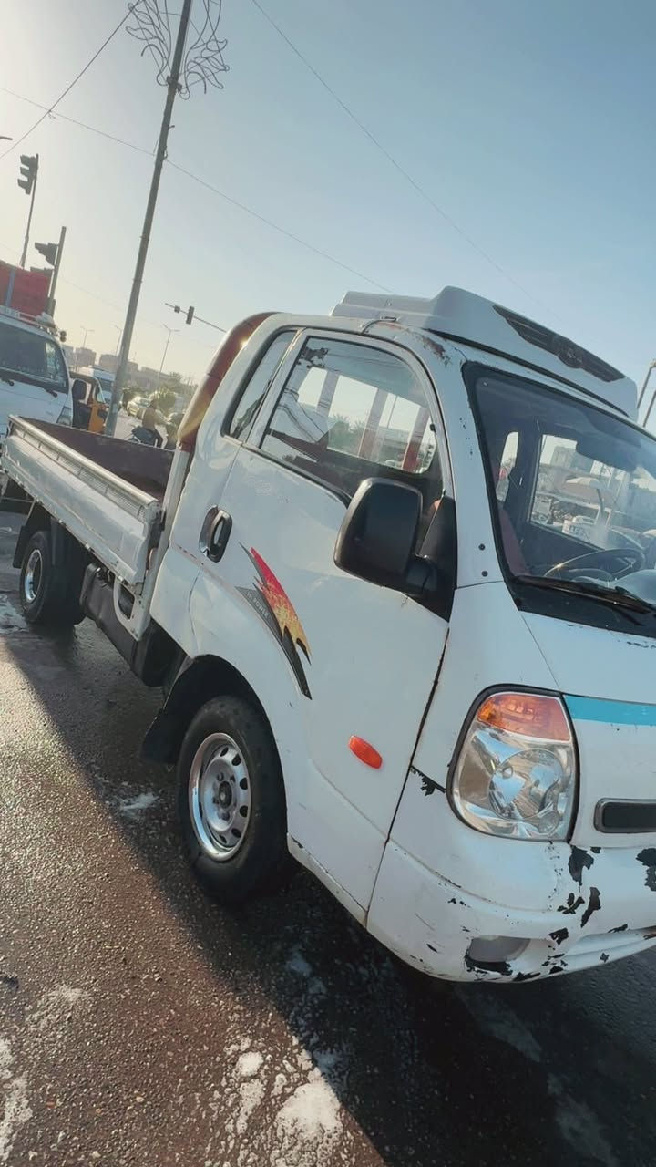 السلام عليكم كيا بنكو 2008 مكينة ٣٠٠٠ مفتوح سيارة جاهزة 
حدادية جديدة تخم تاير خلفي جديد باتري جديد سيارة مكفولة من الضربة رقم بابل سعرها 85 وبيها مجال 
للاستفسار اتصال ***********
