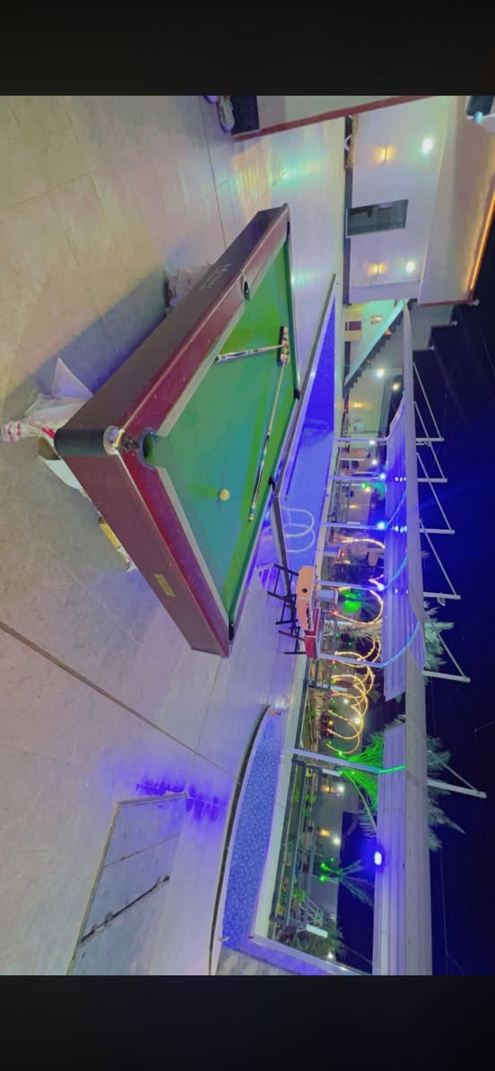 اهلا وسهلا بكم
منتجع كهرمانه بلد
يتوفر حجوزات ايام العيد الفطر المبارك
يحتوي هذه منتجع 
غرفتين نوم مكيفه ❄️ 
وصاله كبيره
مطبخ كامل من مستلزمات 🍽️🍴
يحتوي على صحيات داخليه وخارحيه
مسبح للكبار 🏊‍♀️
مسبح للصغار🏊‍♀️
تحتوي على بليارد +منضده +فيشه 2🎱🏓
حدائق2 كبيره 🪴
العاب للكبار 🎢
العاب للصغار
يوجد ماء حلو 🚰
انترنيت فول مجاني 
كهرباء ٢٤ ساعه
كراج داخلي للسيارات
للتواصل والحجز عل ارقام تاليه 
***********
***********
