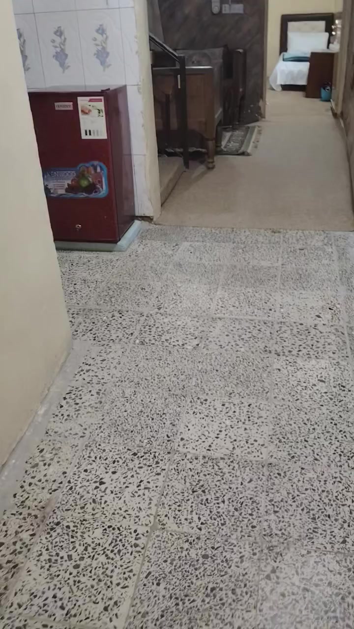 منزل البشير كربلاء المقدسة  شارع الشهداء 
قرب مستشفى السفير 
متوفر حجز 3 غرف  غرفه رباعيي  وغرفتين سباعي  
عدد الاسره 18 سرير عؤال فقط  للحجز والا ستفسار واتساب و اتصال  ***********
