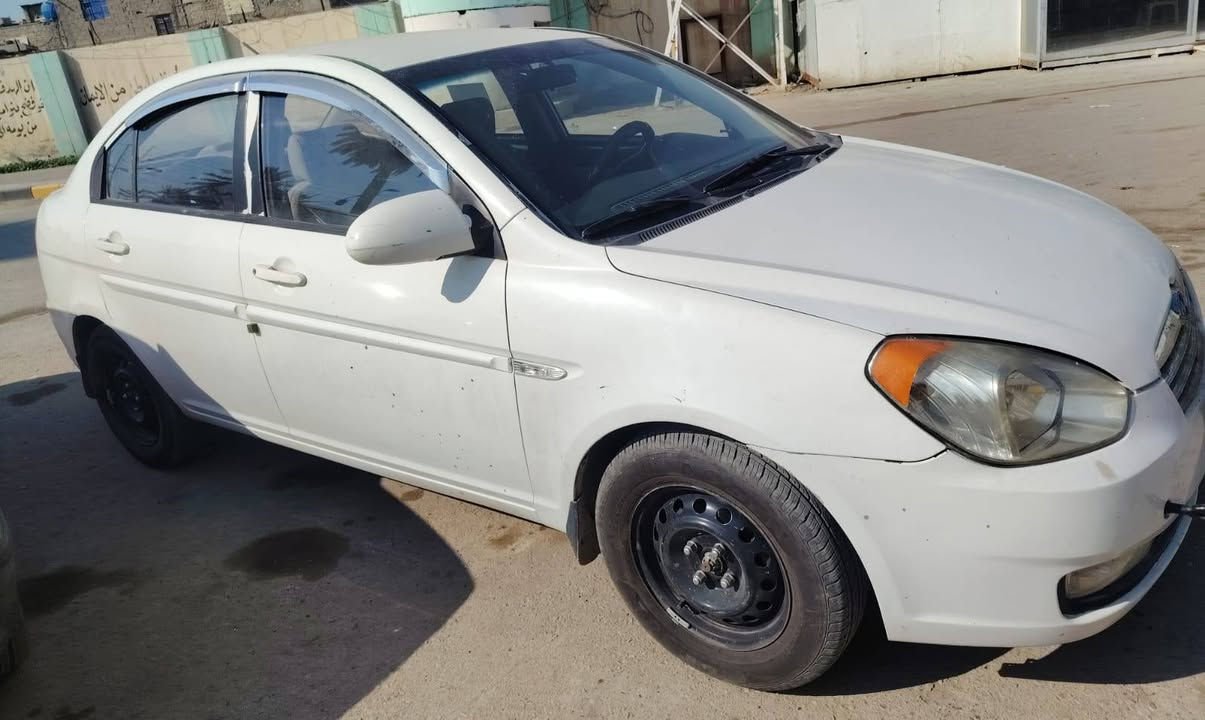 سلام عليكم
اكسنت ٢٠٠٩ رقم بغداد خليجي
مصبوغه حزام جماليه 
محرك ١٦٠٠
السعر ٨٠ وبيها مجال مكلف بالنشر رقم صاحبها
***********
