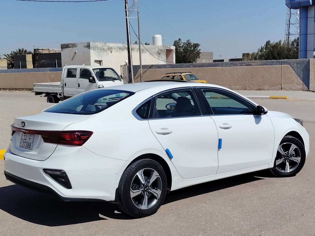 السلام عليكم
كيا سيراتو 2020 خليجي
مواصفات.
فتحه سلايت تبريد قطعتين 5 ويل كب مري شفط داخل لونين 5 تجاوي سستم نيكل  سياره جاهزه تخم تاير كير محرك
حداديه جديده سياره بدون صبغ فقط بارد كد شبر يم قبق البانزين والباقي كفاله ماشيه 80 الف فقط مفروشه جلد ارضيه
                   السعر 153 وبيها مجال

اي استفسار اتصال ***********
