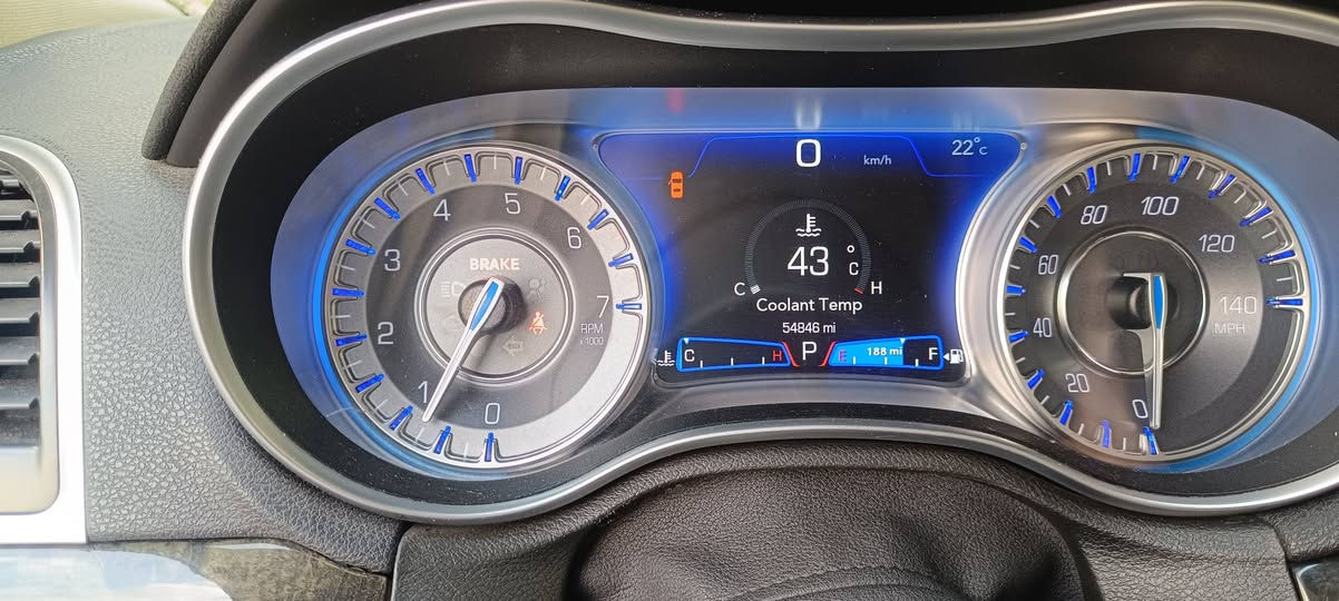 السلام عليكم 
c300 وارد أمريكي للبيع السيارة حادثها خفيف بنيد ودعاميه.. البنيد مبدل بلادي نفس اللون والدعامية جديدة 
مواصفاتها 
محرك 3600
موديل 2022
رقم بغداد دولي باسمي 
غير حادث امريكا كفاله عامه 
حساسات امامي خلفي 
كاميرا خلفيه 
رادار جانبي نقطة عمياء 
مرايات ترحيب واشارة 
كشنات جلد حار بارد 
كشنات خلفي هيتر
ذاكرة ميوري كشن واستيرن 
ستيرن كهرباء وهيتر 
بردة خلفيه 
لايت زنون بلادي داينمك ومبدل عدسات يعني لايت فوول 
ويل مكسيكي 18 
كلشي بالسيارة بلادي ع وضع الشركة وما بيها نقص الف دينار 
اخوان السيارة سعرها 255 وبيها مجال بسيط حك العملة.. مكانها بغداد بسماية.. للاستفسار ***********
