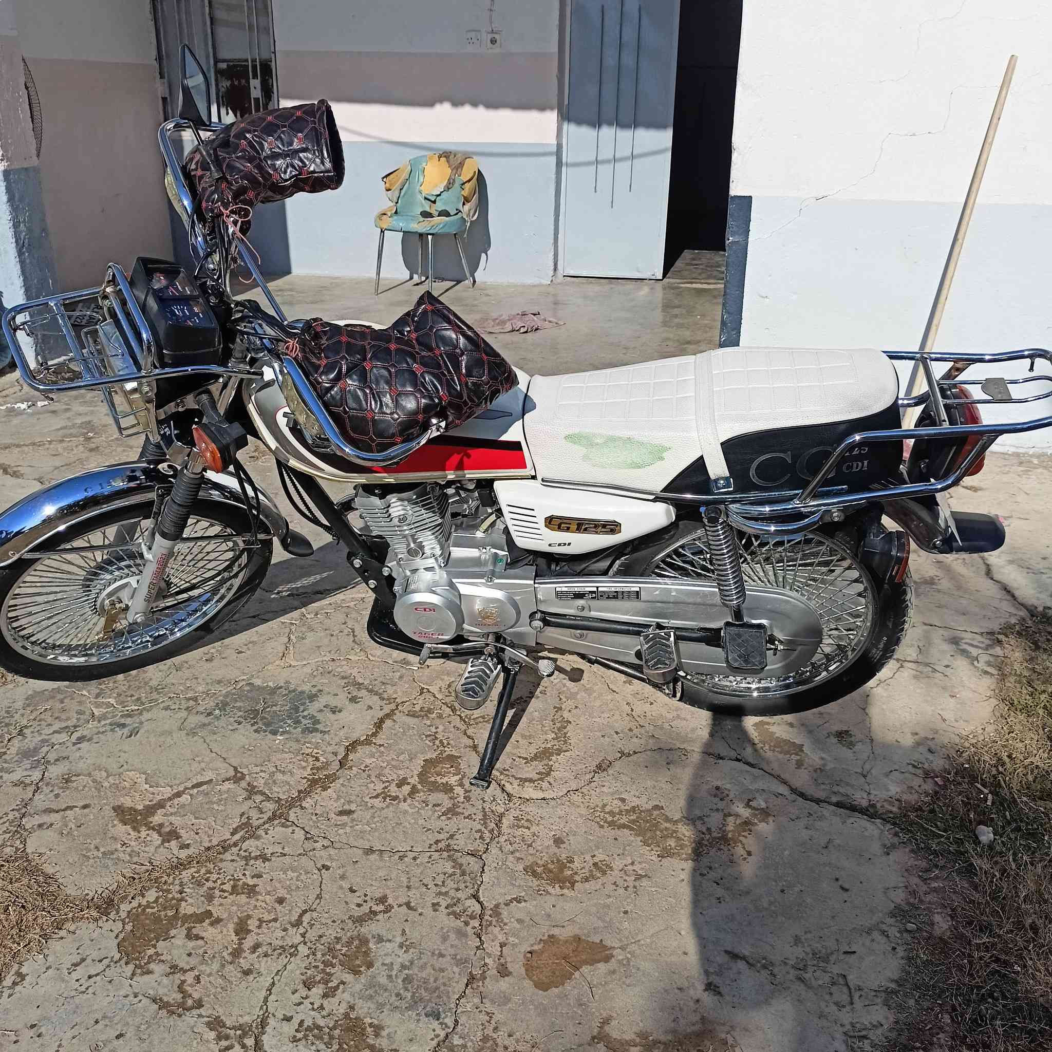 سلام عليكم موطور تايكر 2023 وزن ثقيل ابو الدروعه زيرو كهربائيات كلها شغاله وضع شركه صارلو 6اشهر من شديتو السعر 650 رقمي للتواصل***********
