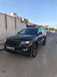 جيب أمريكي 2016بيه نص جاملغ وباب خلفي نص صبغ سياره فول ما عده فتحه حلو...