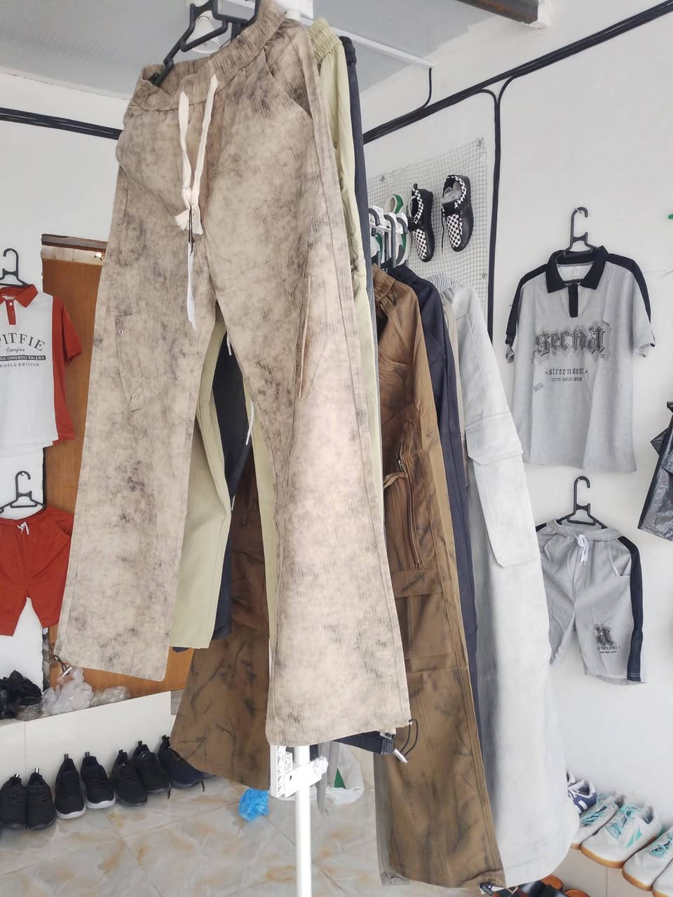 سلام عليكم شباب احذيه قيسات خاصة متوفرة سعر 8000
احذيه باله 2 اب 5000 .
ترك برموده ❤️8000بس
بجامه 8000 وتر ابروف
احذيه ابو 10000 متواجد عدنه
مكان حي الكرار مجاور المدرسه الحديد 
***********
