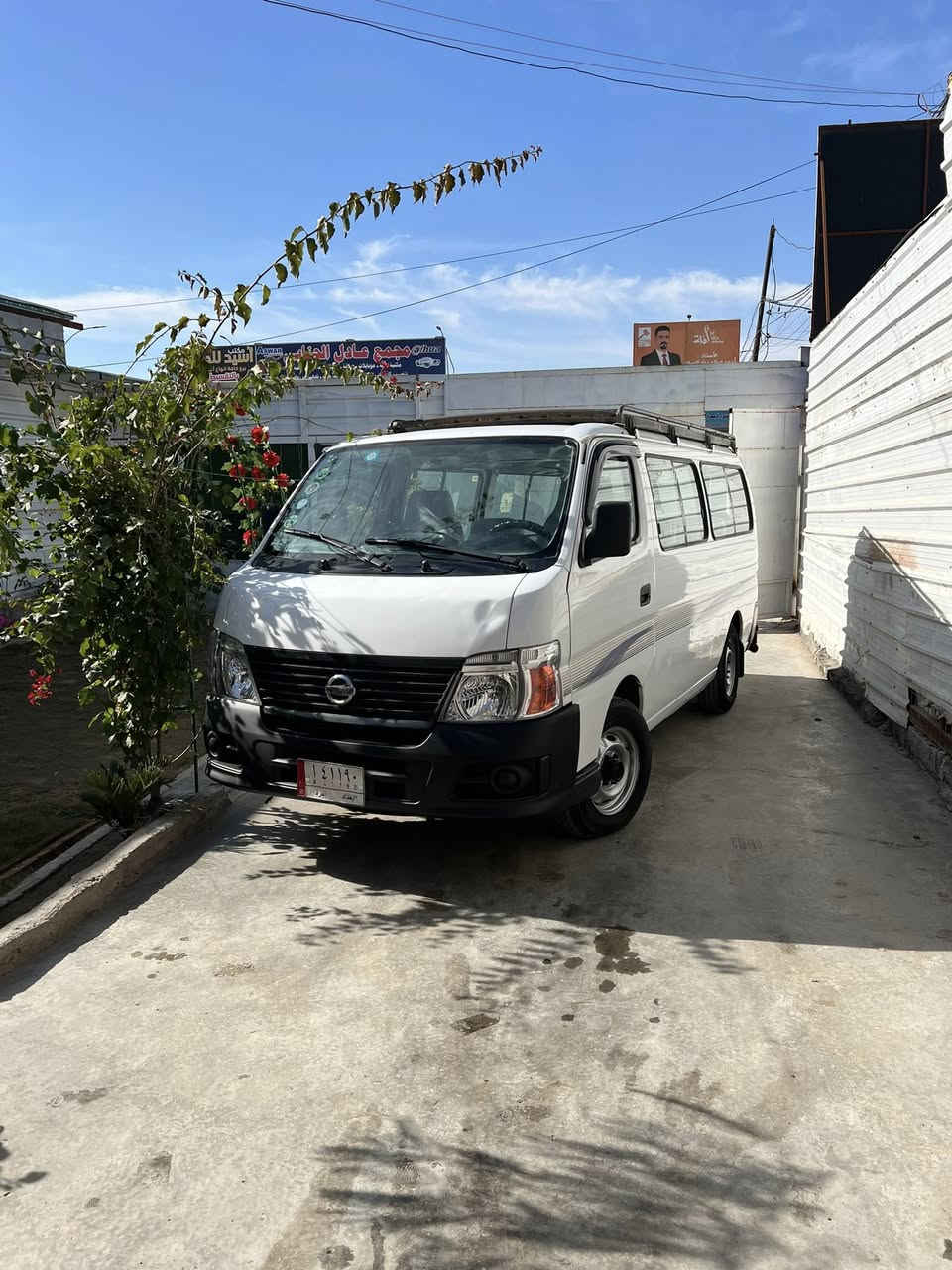 السلام عليكم 
للبيع نيسان يورفان موديل 2009سياره جاهزه كير محرك اكسل شواصي كهربائيات صدر جديد تخم تاير كله جاهزه محرك كاز جديد لا تنقيص ولا تبخير 
العنوان بغداد ابو غريب 
السعر 125وبيه مجال
رقم الهاتف***********//***********
