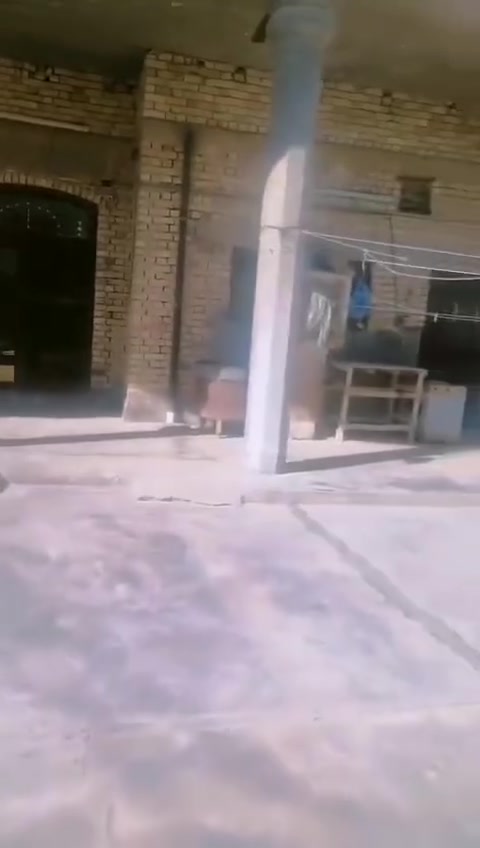 مكلف بالنشر بيت للبيع مساحة  ٣٠٠متر طابو طابقين يحتوي على صاله ومطبخ وغرف عدد ٢فوك وجوه وحمام وصحيات الخالديه قرب طه عبد الغني للاستفسار الاتصال على الرقم ***********
