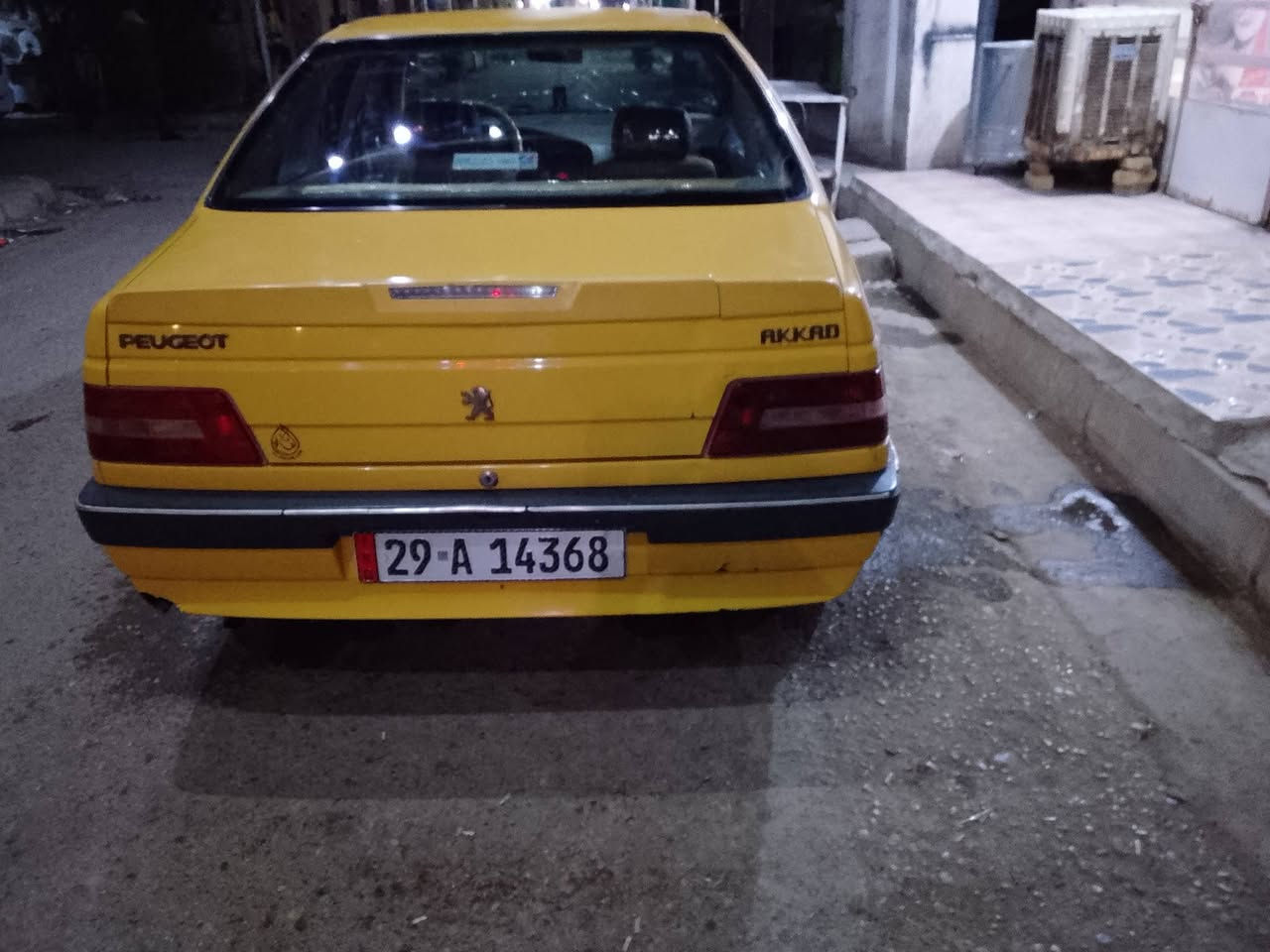 السلام عليكم بيجو 405 مكينة وكير فرنسي حدادية نظيفة سياره مكفولة على اخر حباية ربع متصرف عليهة تحويل ثاني يوم السعر 40 مكان كوت العزة القديمة الاتصال على الرقم الهاتف ***********
