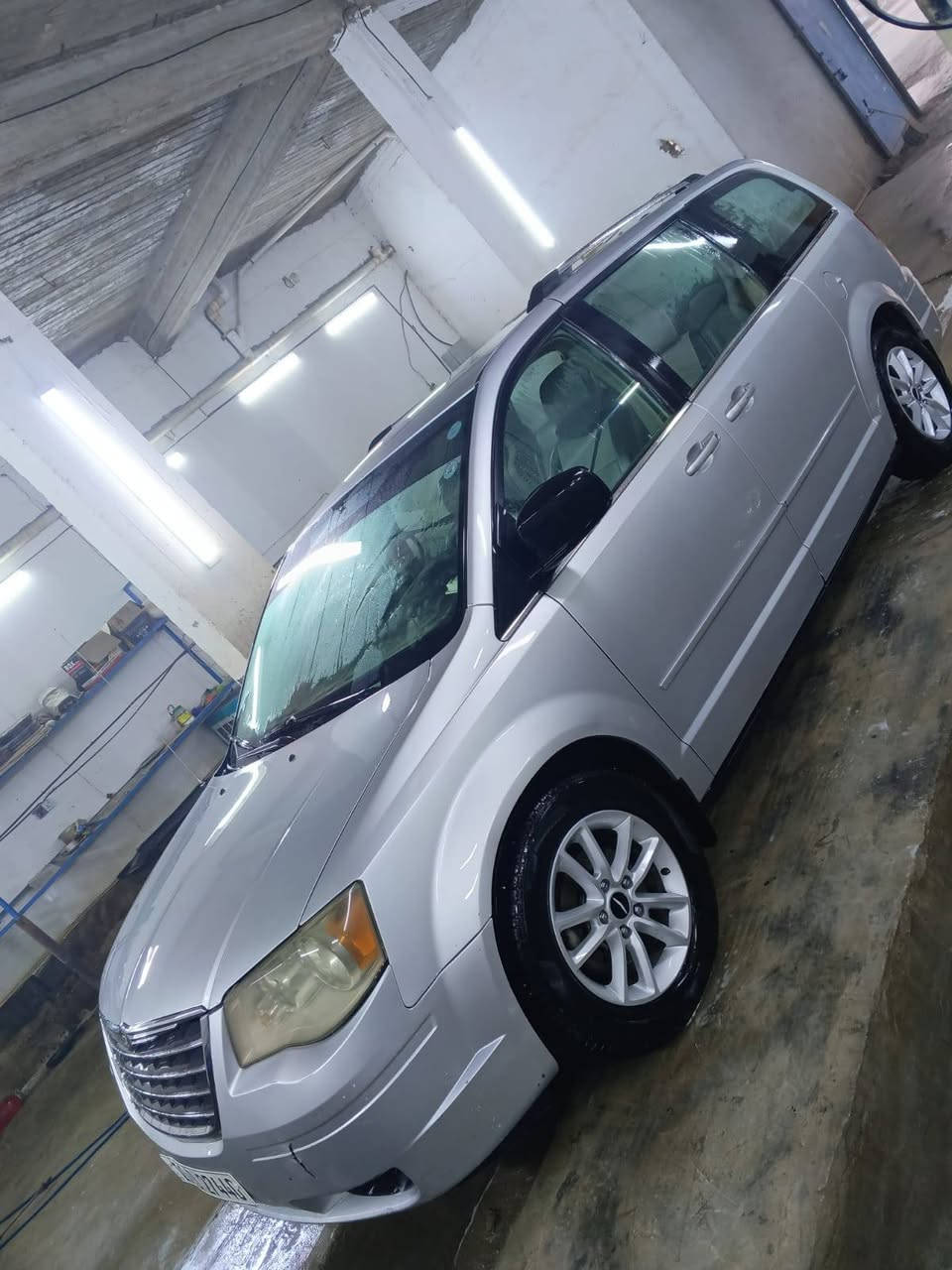 السلام عليكم كرايسلر كرفان موديل 2010 باسمي داخله كلين بيها ملاحظات مبينه بالصور محرك 3300 تبريد ثلاث قطع تدفئه كشن السائق كهربائي السعر 120ورقه السيارة في بابل . *********** .. ***********
