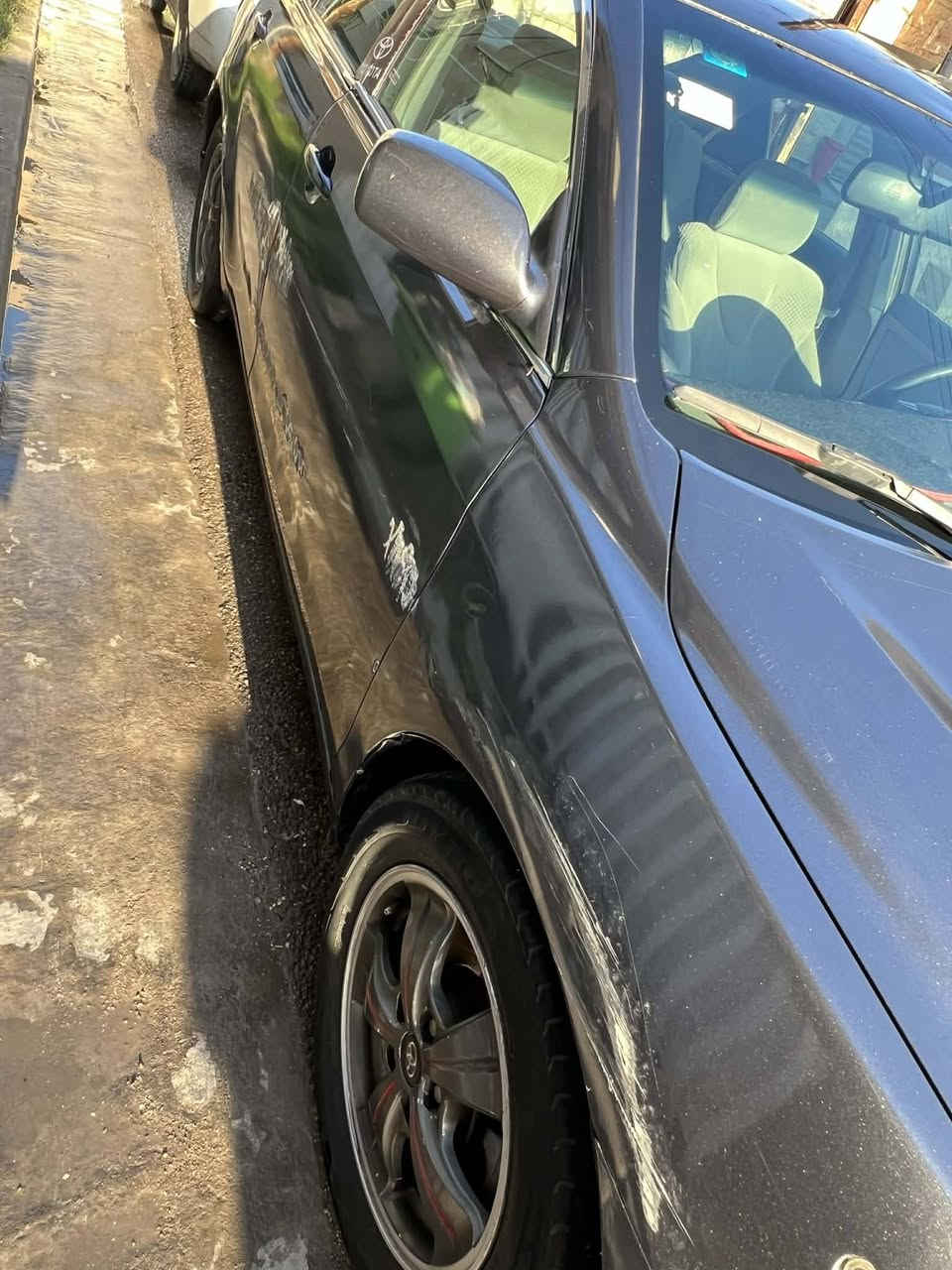 السلام عليكم كامري للبيع موديل ٢٠٠٧ مصبوغة للجمالية
تحويل ثاني يوم كير مكفول حدادية جاهزة امامي خلفي
 المكينة بيه نقوصات شوية السعر 80 بيه مجال قليل 
للاستفسار 
*********** بيه واتساب
