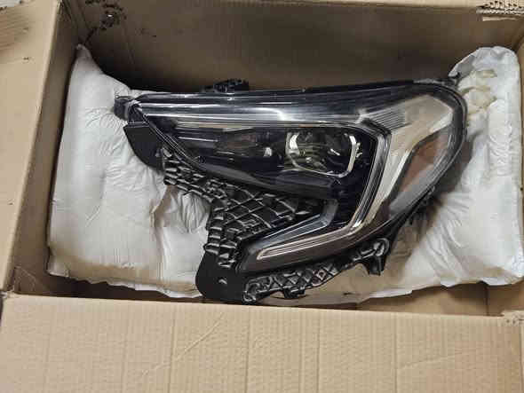 سلام عليكم 
عندي دعامية كاملة ( شباك وبروجكترات ) وزوج لايتات تيران موديل 21 نظيفات وشغالات
للبيع بسعر مناسب 
إلي يريدهن يتواصل ع خاص 
أو واتساب 
***********
